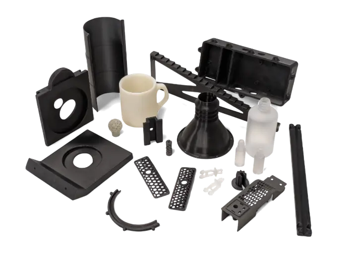 Pièces imprimées en 3D dans différentes technologies